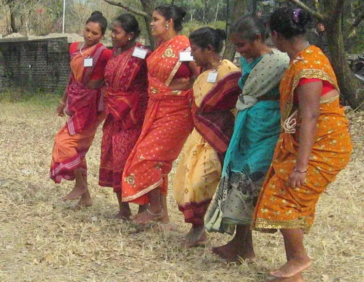 କିଶାନ୍‌ ମାଏଁକିନିଆର୍‌ ଘି ନାଲ୍‌ନା